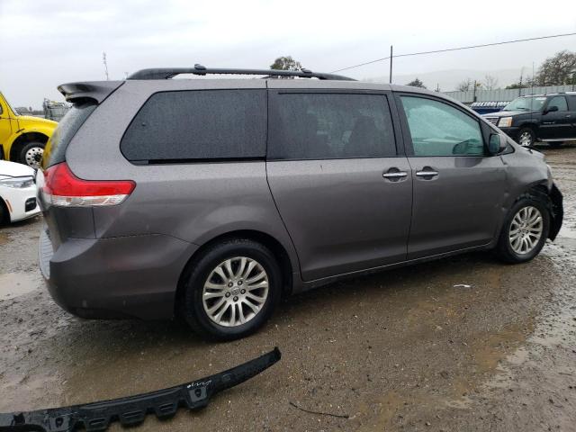 Photo 2 VIN: 5TDYK3DC6DS388129 - TOYOTA SIENNA XLE 