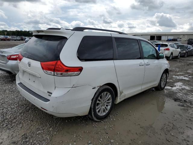 Photo 2 VIN: 5TDYK3DC6DS392603 - TOYOTA SIENNA XLE 