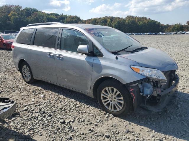 Photo 3 VIN: 5TDYK3DC6DS400747 - TOYOTA SIENNA XLE 