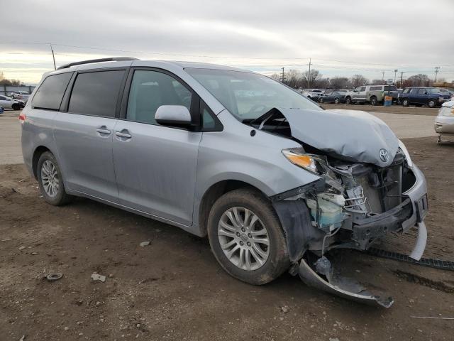 Photo 3 VIN: 5TDYK3DC6ES428162 - TOYOTA SIENNA XLE 