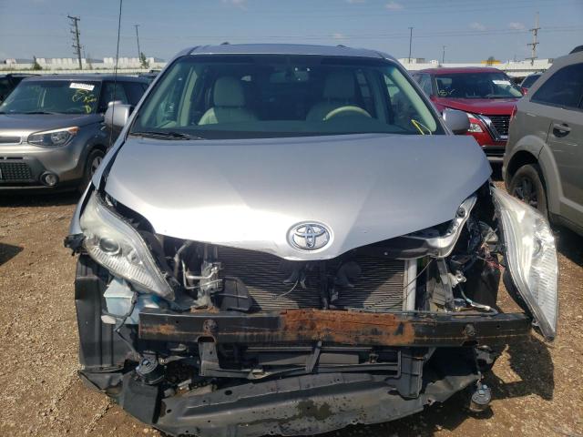 Photo 4 VIN: 5TDYK3DC6ES428551 - TOYOTA SIENNA XLE 