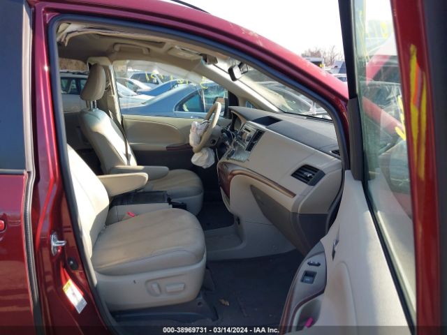 Photo 4 VIN: 5TDYK3DC6ES448587 - TOYOTA SIENNA 