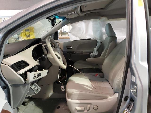 Photo 4 VIN: 5TDYK3DC6ES497613 - TOYOTA SIENNA XLE 