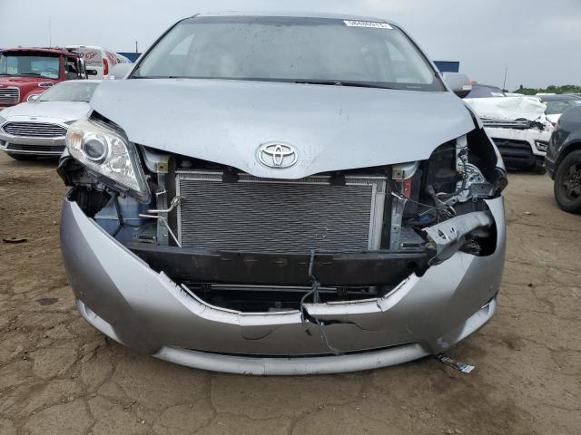 Photo 4 VIN: 5TDYK3DC6ES520744 - TOYOTA SIENNA XLE 