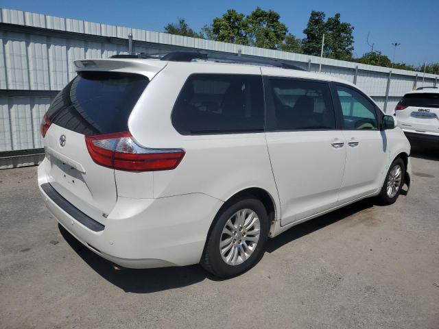 Photo 2 VIN: 5TDYK3DC6FS530899 - TOYOTA SIENNA XLE 