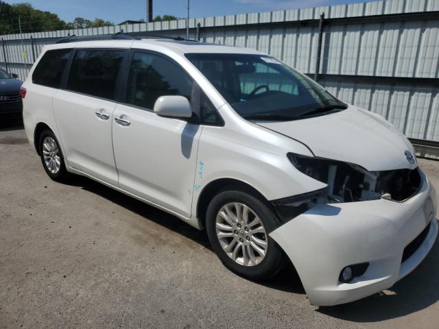 Photo 3 VIN: 5TDYK3DC6FS530899 - TOYOTA SIENNA XLE 