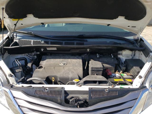 Photo 6 VIN: 5TDYK3DC6FS583568 - TOYOTA SIENNA XLE 