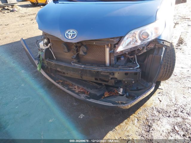 Photo 5 VIN: 5TDYK3DC6FS589967 - TOYOTA SIENNA 