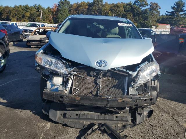 Photo 4 VIN: 5TDYK3DC6FS613491 - TOYOTA SIENNA XLE 