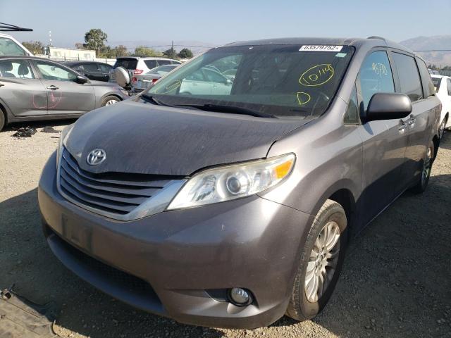 Photo 1 VIN: 5TDYK3DC6FS643140 - TOYOTA SIENNA XLE 