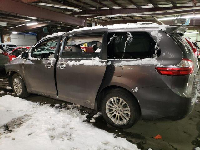 Photo 1 VIN: 5TDYK3DC6FS647561 - TOYOTA SIENNA XLE 