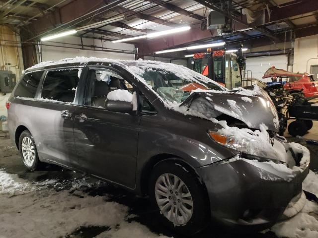 Photo 3 VIN: 5TDYK3DC6FS647561 - TOYOTA SIENNA XLE 