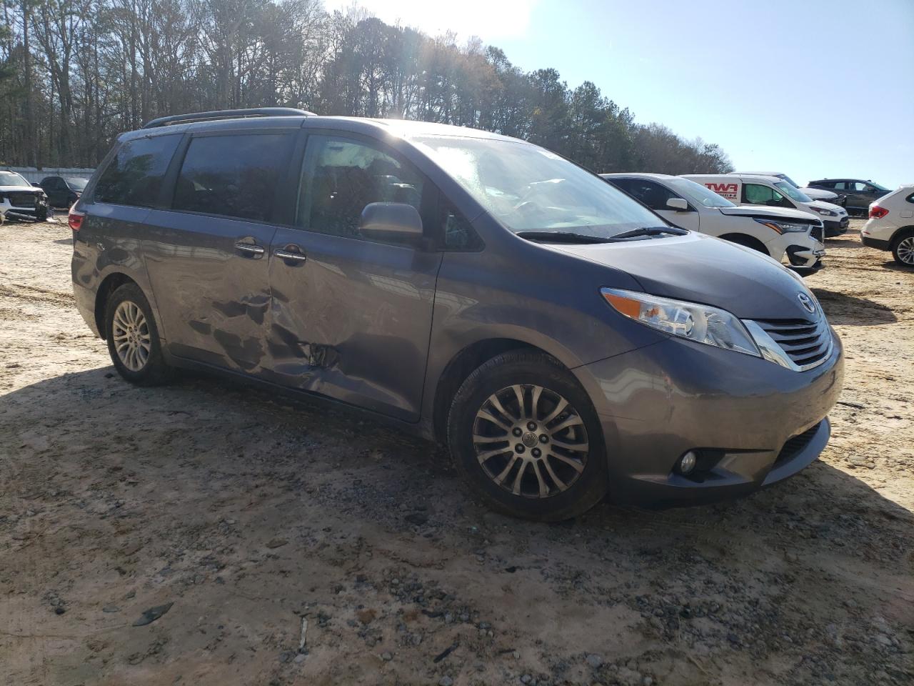 Photo 3 VIN: 5TDYK3DC6FS651111 - TOYOTA SIENNA 