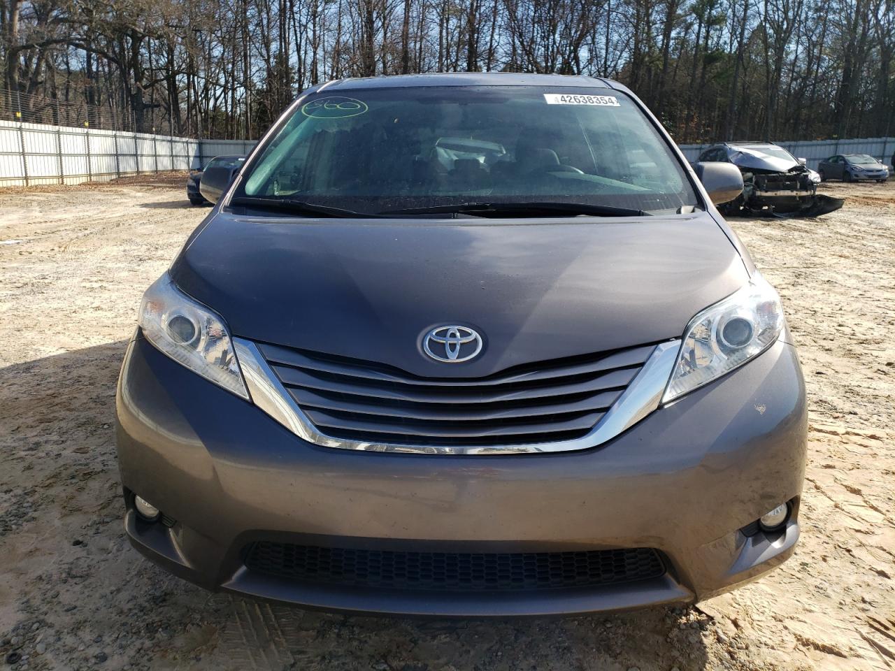 Photo 4 VIN: 5TDYK3DC6FS651111 - TOYOTA SIENNA 