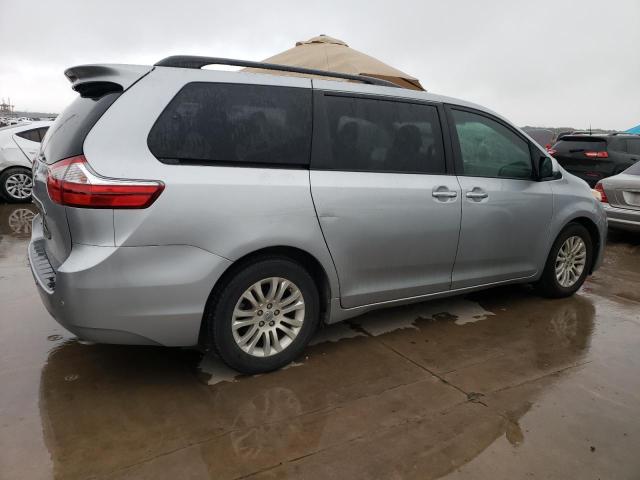 Photo 2 VIN: 5TDYK3DC6FS675666 - TOYOTA SIENNA XLE 