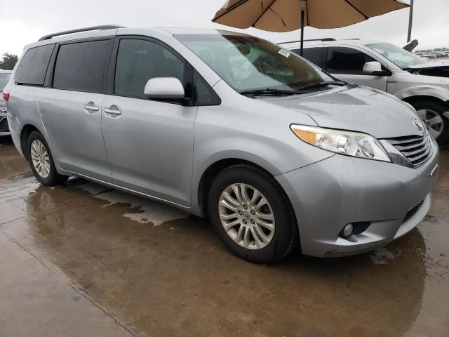 Photo 3 VIN: 5TDYK3DC6FS675666 - TOYOTA SIENNA XLE 