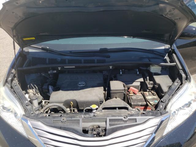 Photo 6 VIN: 5TDYK3DC6FS678986 - TOYOTA SIENNA XLE 