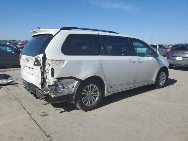 Photo 2 VIN: 5TDYK3DC6FS681192 - TOYOTA SIENNA XLE 