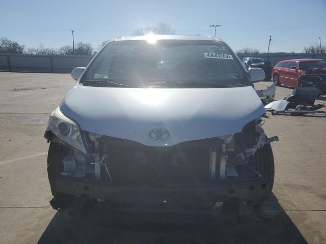 Photo 4 VIN: 5TDYK3DC6FS681192 - TOYOTA SIENNA XLE 