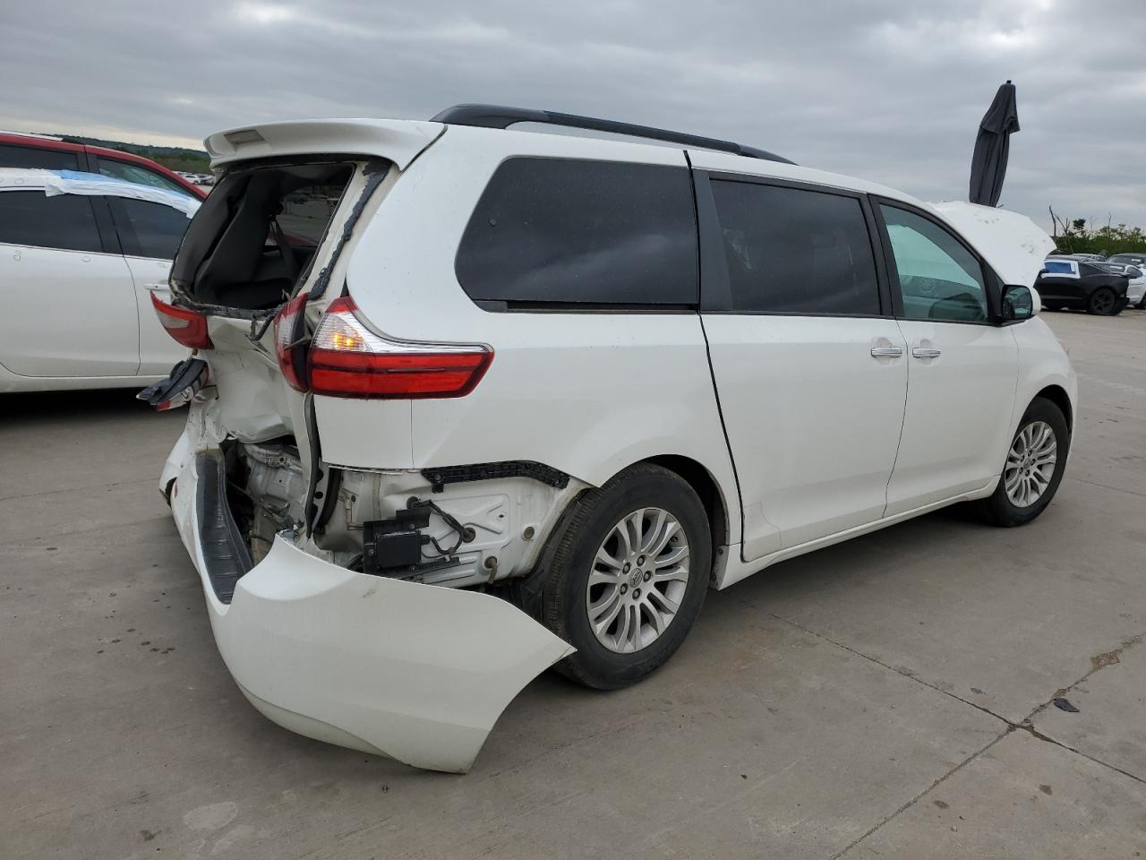 Photo 2 VIN: 5TDYK3DC6GS721370 - TOYOTA SIENNA 