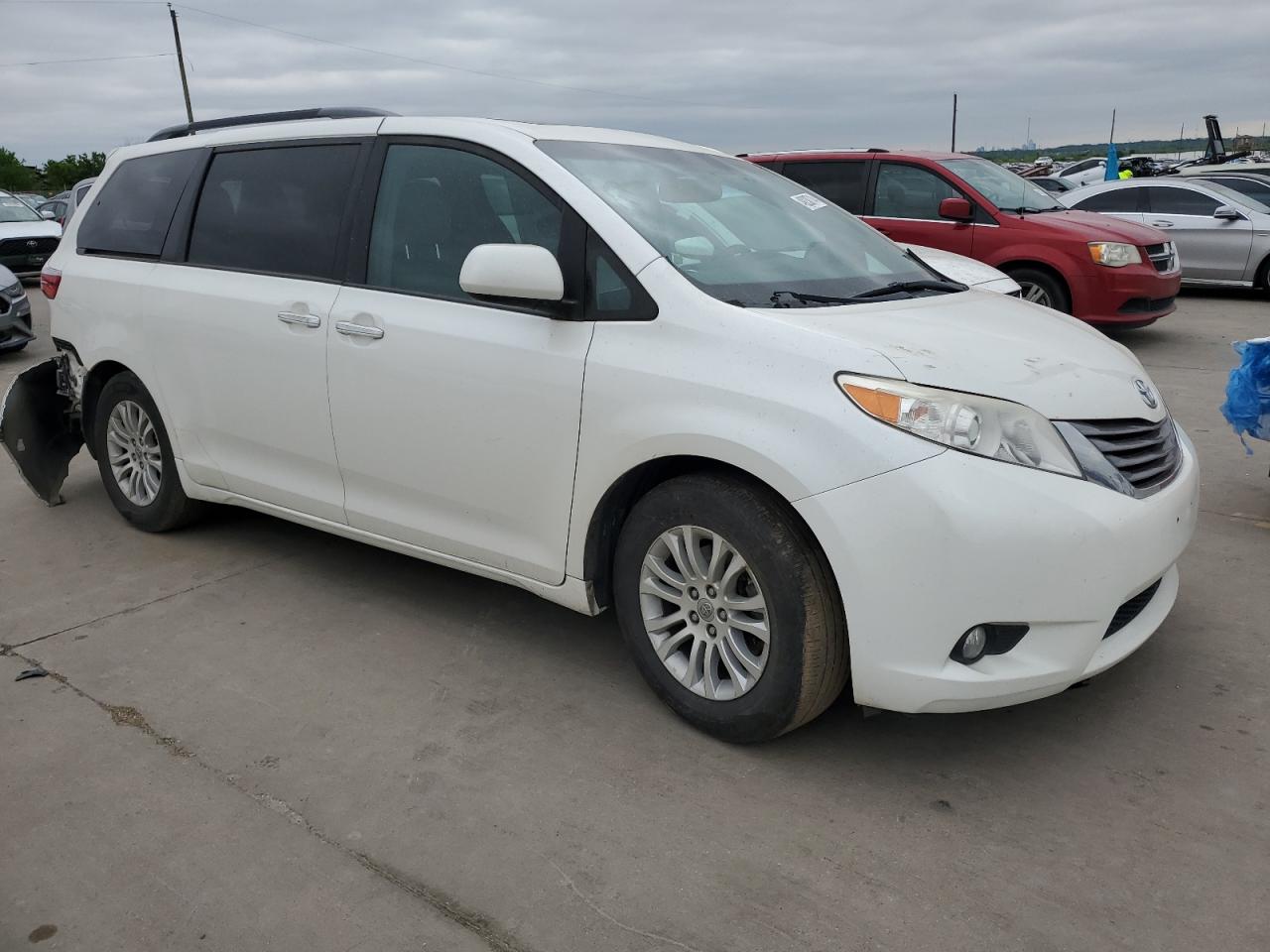 Photo 3 VIN: 5TDYK3DC6GS721370 - TOYOTA SIENNA 