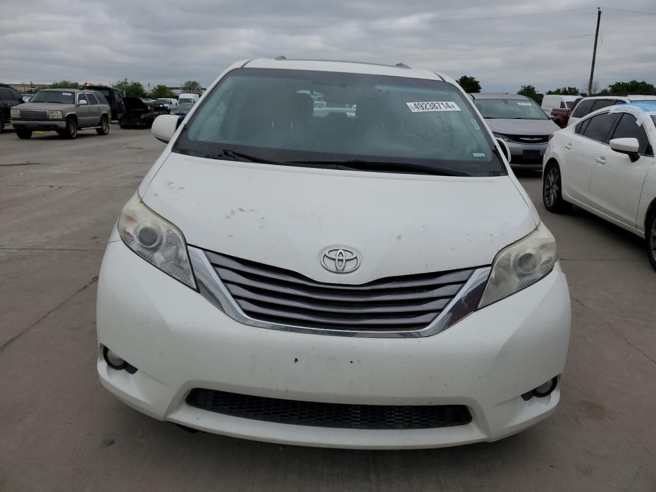 Photo 4 VIN: 5TDYK3DC6GS721370 - TOYOTA SIENNA 