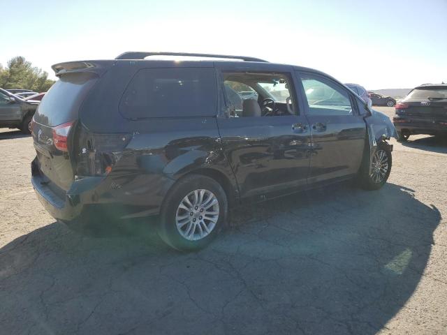 Photo 2 VIN: 5TDYK3DC6GS736421 - TOYOTA SIENNA XLE 