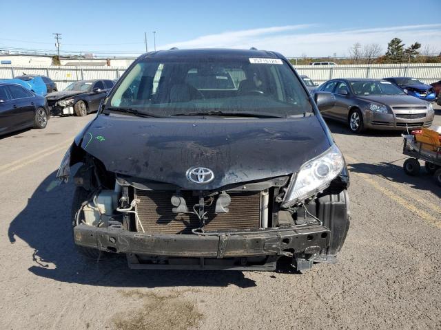 Photo 4 VIN: 5TDYK3DC6GS736421 - TOYOTA SIENNA XLE 