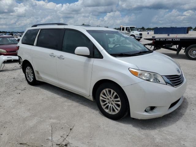 Photo 3 VIN: 5TDYK3DC6GS741814 - TOYOTA SIENNA XLE 