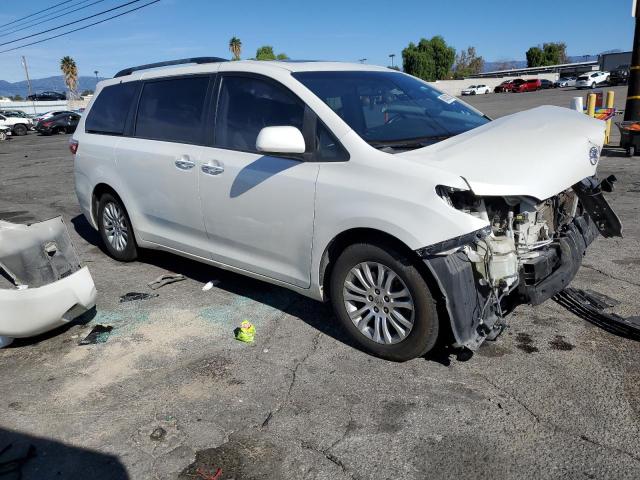 Photo 3 VIN: 5TDYK3DC6GS741974 - TOYOTA SIENNA XLE 