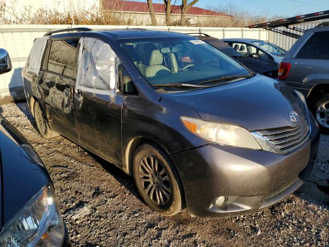 Photo 3 VIN: 5TDYK3DC7BS001777 - TOYOTA SIENNA XLE 