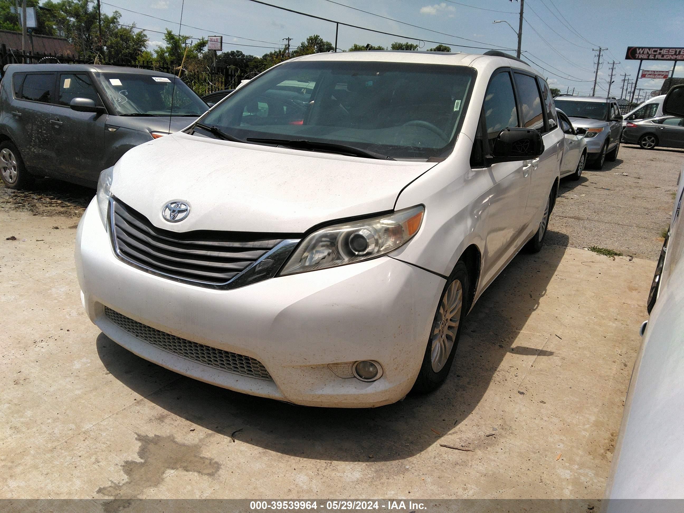 Photo 1 VIN: 5TDYK3DC7BS019373 - TOYOTA SIENNA 