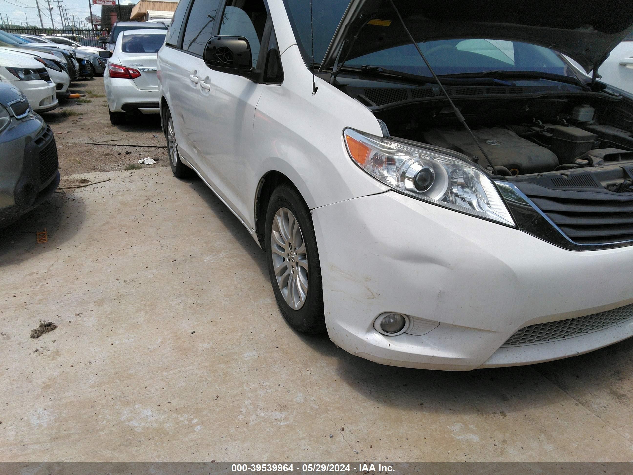 Photo 5 VIN: 5TDYK3DC7BS019373 - TOYOTA SIENNA 