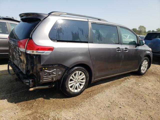 Photo 2 VIN: 5TDYK3DC7BS024153 - TOYOTA SIENNA XLE 