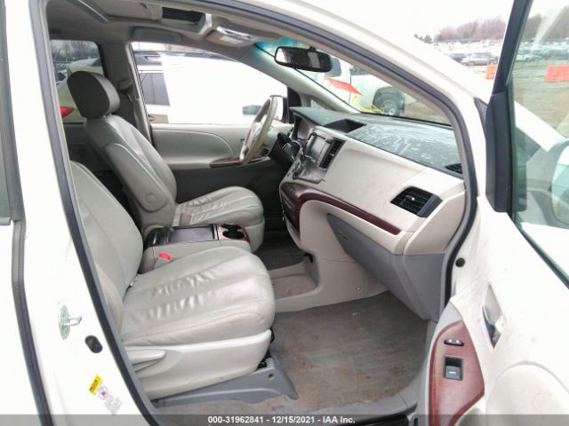 Photo 4 VIN: 5TDYK3DC7BS028350 - TOYOTA SIENNA 