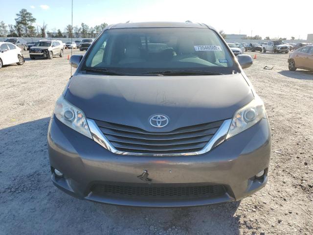 Photo 4 VIN: 5TDYK3DC7BS031345 - TOYOTA SIENNA XLE 