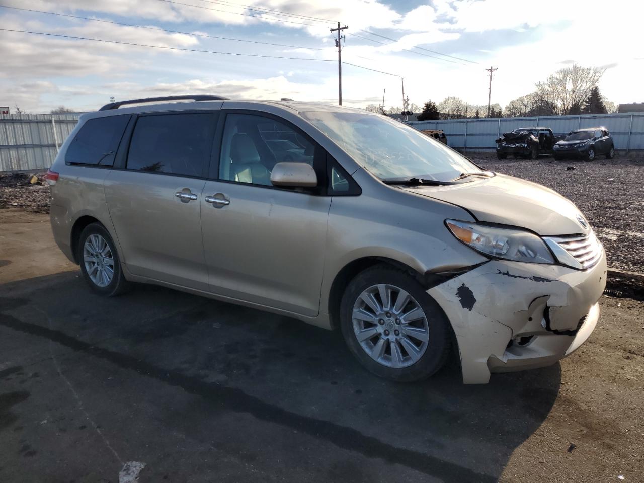 Photo 3 VIN: 5TDYK3DC7BS039588 - TOYOTA SIENNA 