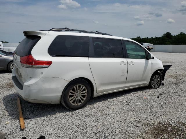 Photo 2 VIN: 5TDYK3DC7BS057864 - TOYOTA SIENNA XLE 