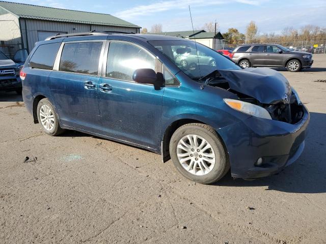 Photo 3 VIN: 5TDYK3DC7BS070971 - TOYOTA SIENNA XLE 