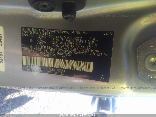 Photo 8 VIN: 5TDYK3DC7BS072252 - TOYOTA SIENNA XLE 