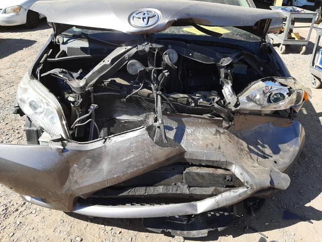 Photo 6 VIN: 5TDYK3DC7BS079251 - TOYOTA SIENNA XLE 