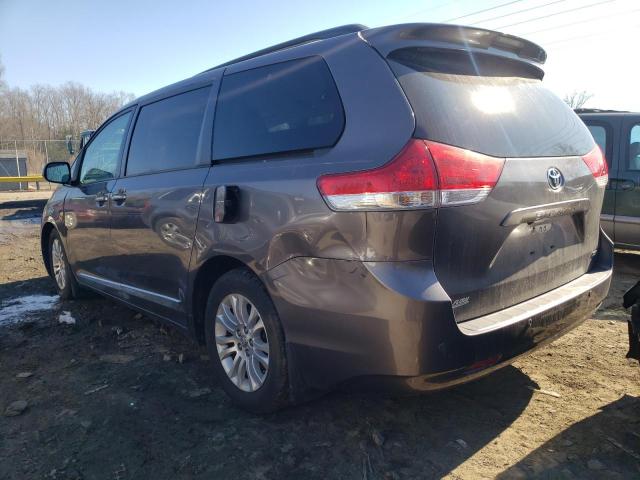 Photo 2 VIN: 5TDYK3DC7BS090119 - TOYOTA SIENNA XLE 