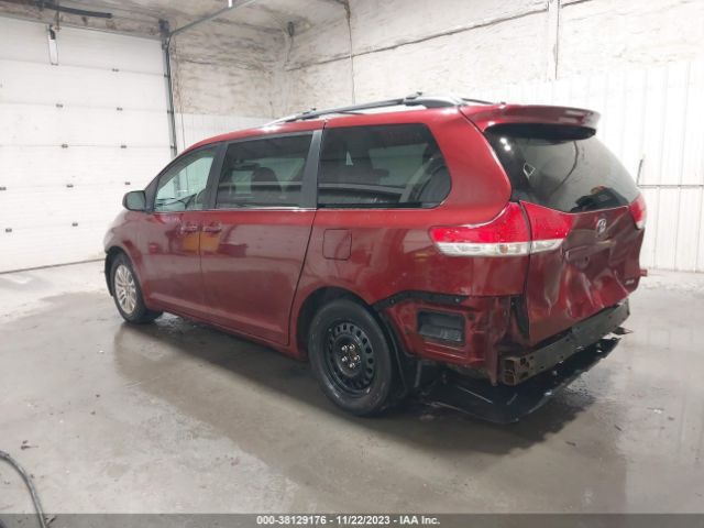 Photo 2 VIN: 5TDYK3DC7BS104150 - TOYOTA SIENNA 