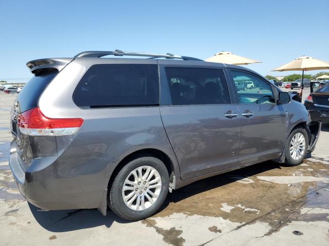 Photo 2 VIN: 5TDYK3DC7BS107288 - TOYOTA SIENNA XLE 