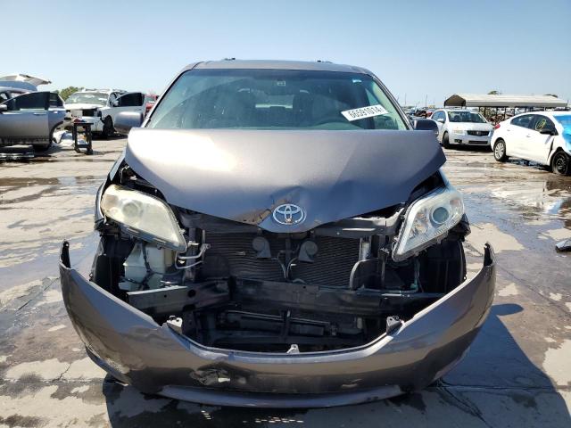 Photo 4 VIN: 5TDYK3DC7BS107288 - TOYOTA SIENNA XLE 