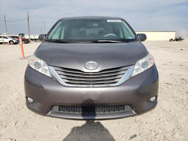 Photo 4 VIN: 5TDYK3DC7BS116136 - TOYOTA SIENNA XLE 