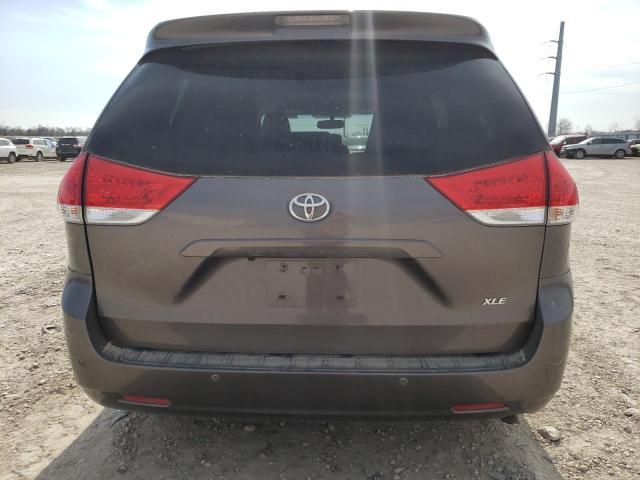 Photo 5 VIN: 5TDYK3DC7BS116136 - TOYOTA SIENNA XLE 