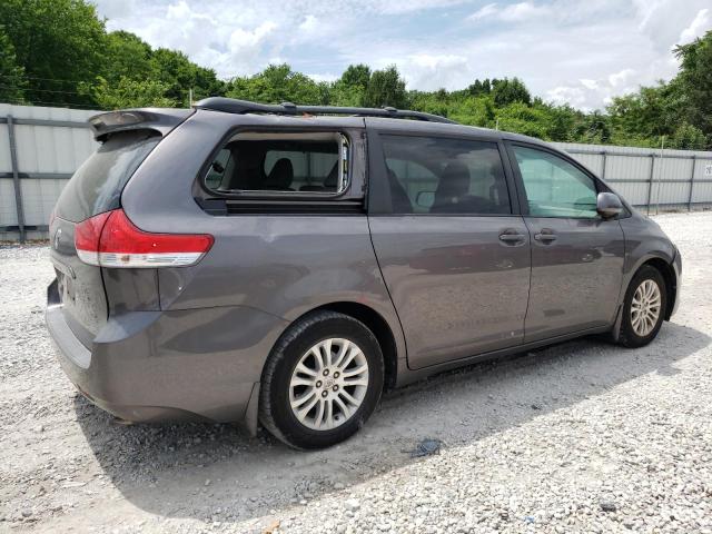 Photo 2 VIN: 5TDYK3DC7BS121286 - TOYOTA SIENNA XLE 