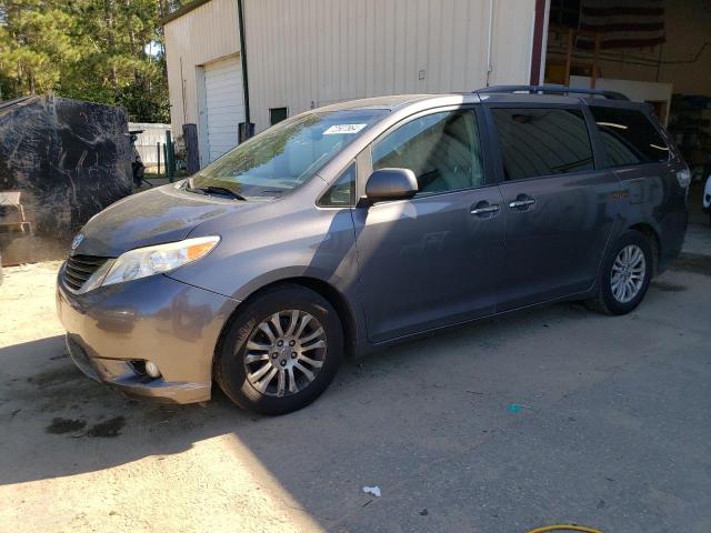 Photo 0 VIN: 5TDYK3DC7BS130800 - TOYOTA SIENNA XLE 