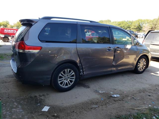 Photo 2 VIN: 5TDYK3DC7BS130800 - TOYOTA SIENNA XLE 